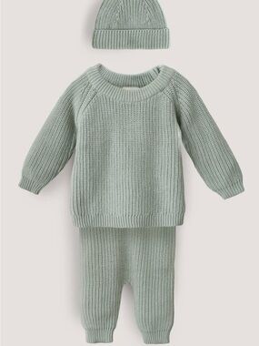 Mushie-NWT Soft Chunky Knit Baby Set (6-9 months) in Sage Green